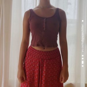 Brown ribbed tank top with buttons